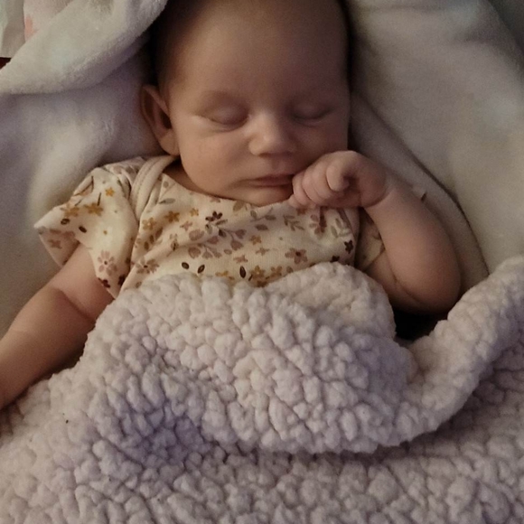 Meet your Posher, Hope Aubrey - Picture 7 of 16